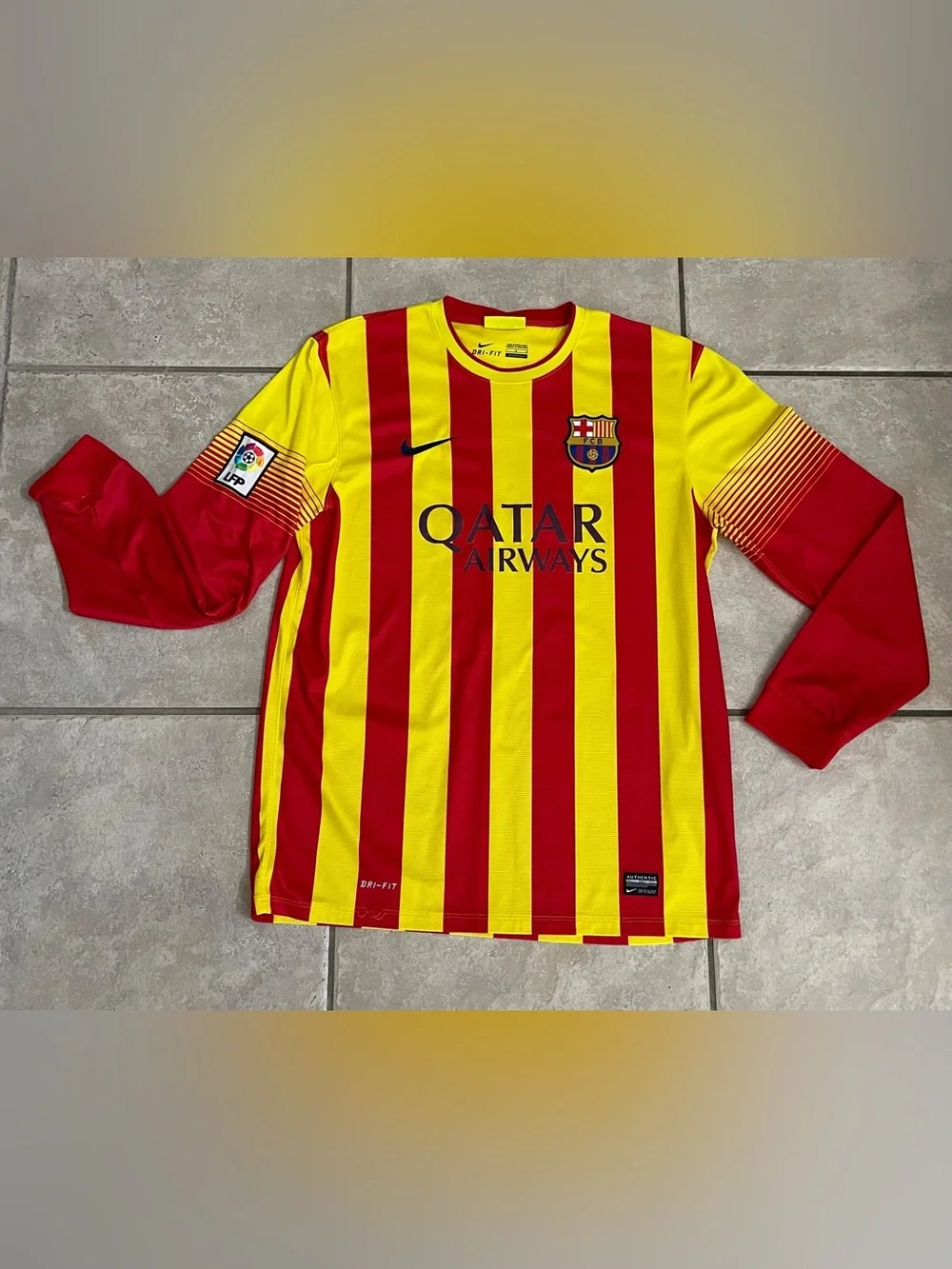 Nike Men’s Long-Sleeve FC Barcelona 2013/14 Neymar Jr #11 Away Shirt, Size L